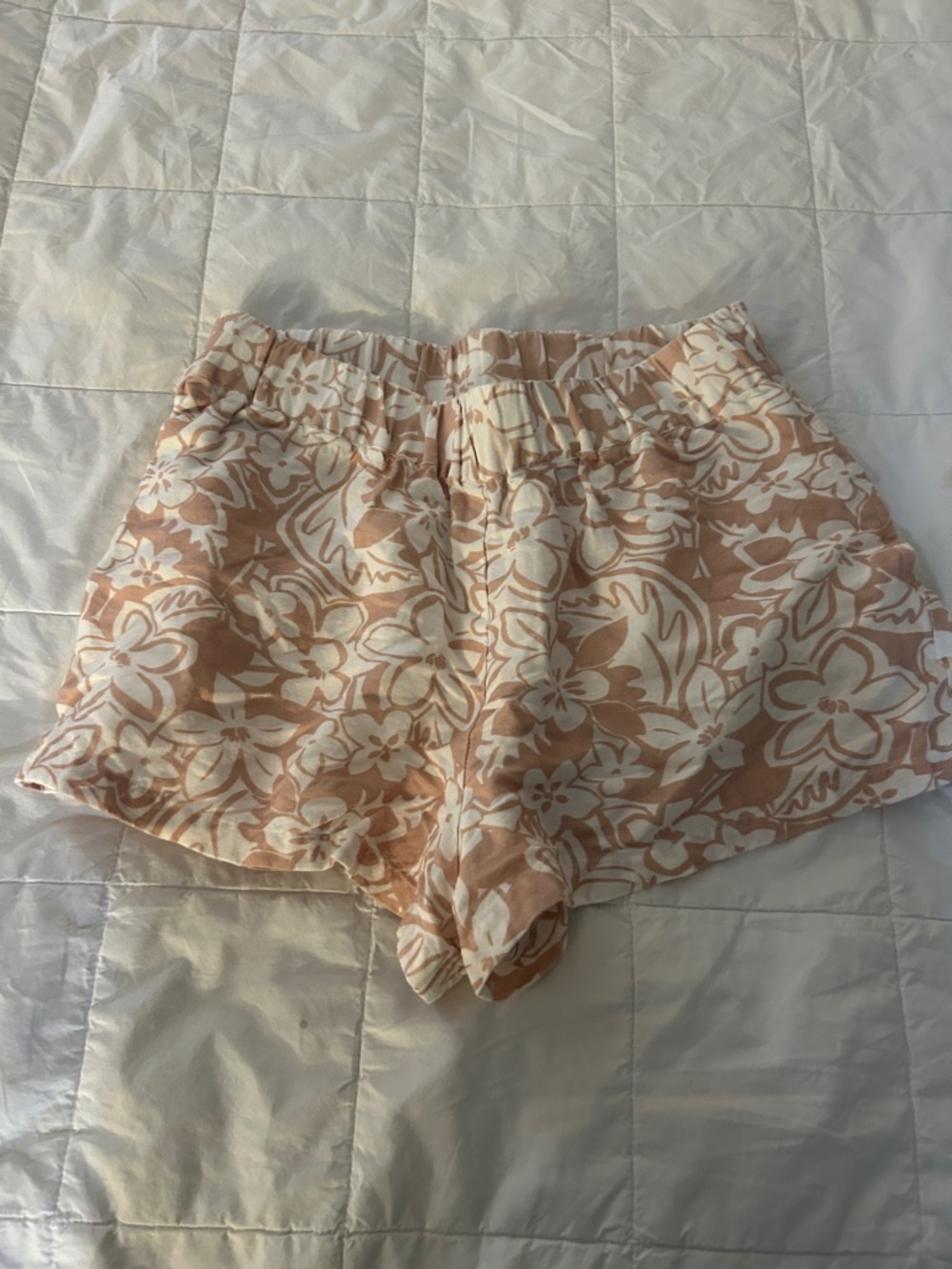 Women's Floral Elastic-Waist Shorts - Cream & Tan